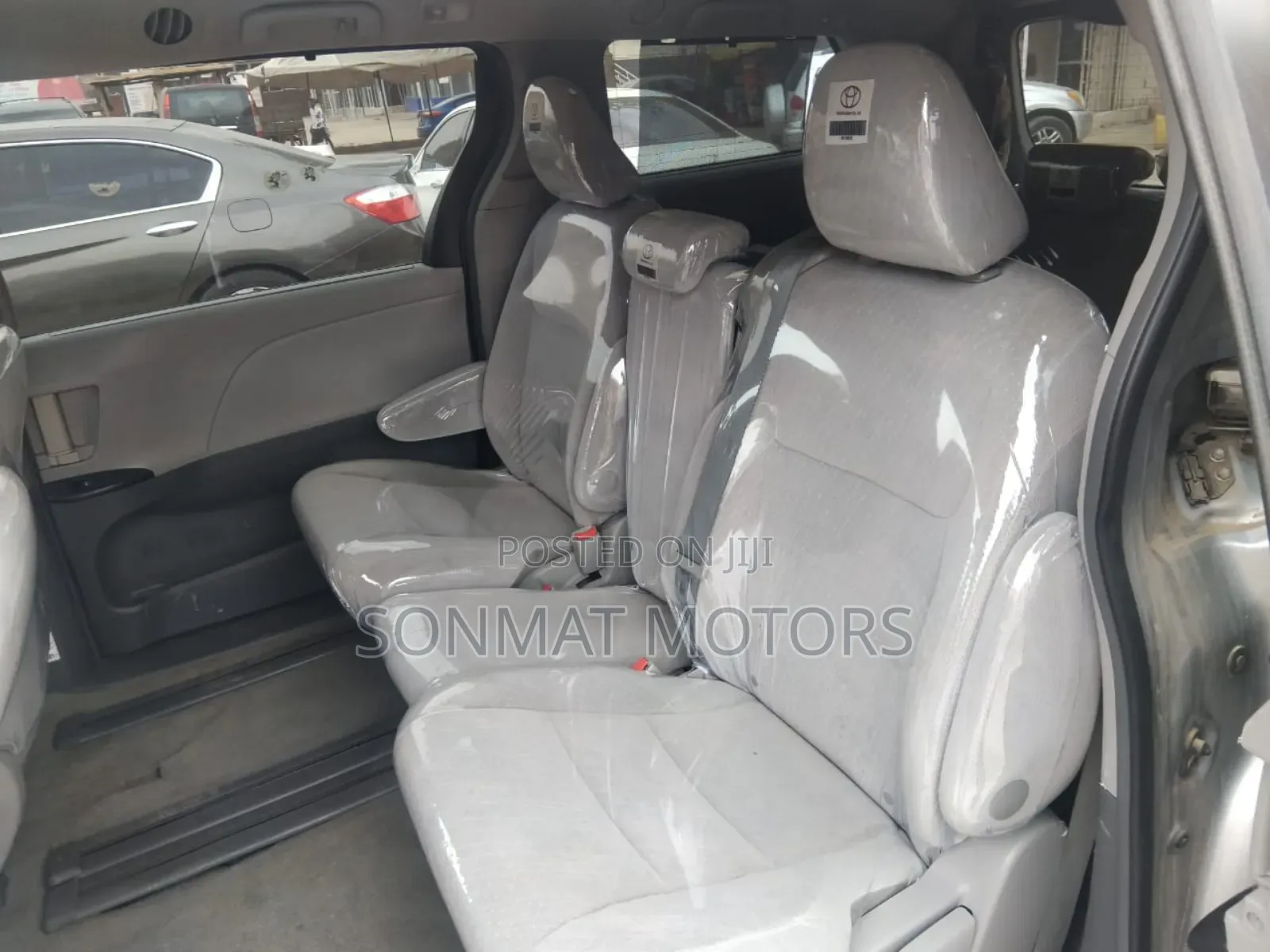 Toyota Sienna XLE Premium AWD (3.5L 6cyl 8A) 2018 Silver