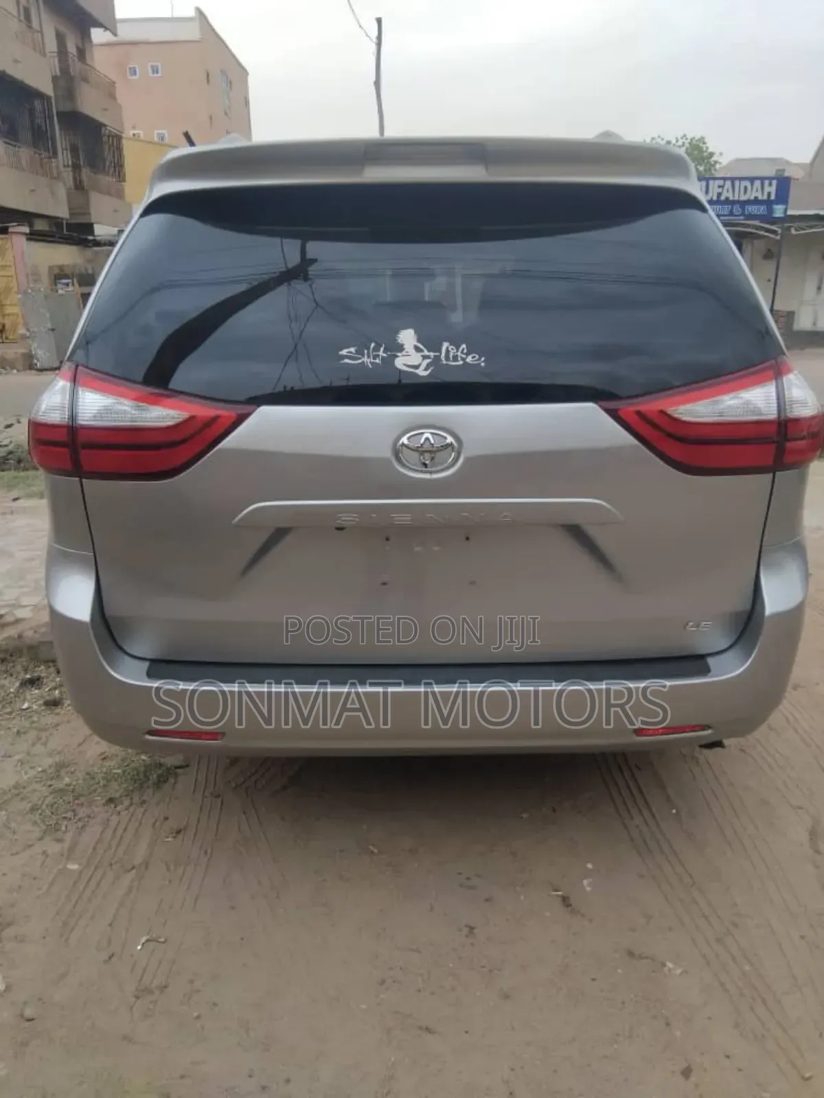 Toyota Sienna XLE Premium AWD (3.5L 6cyl 8A) 2018 Silver