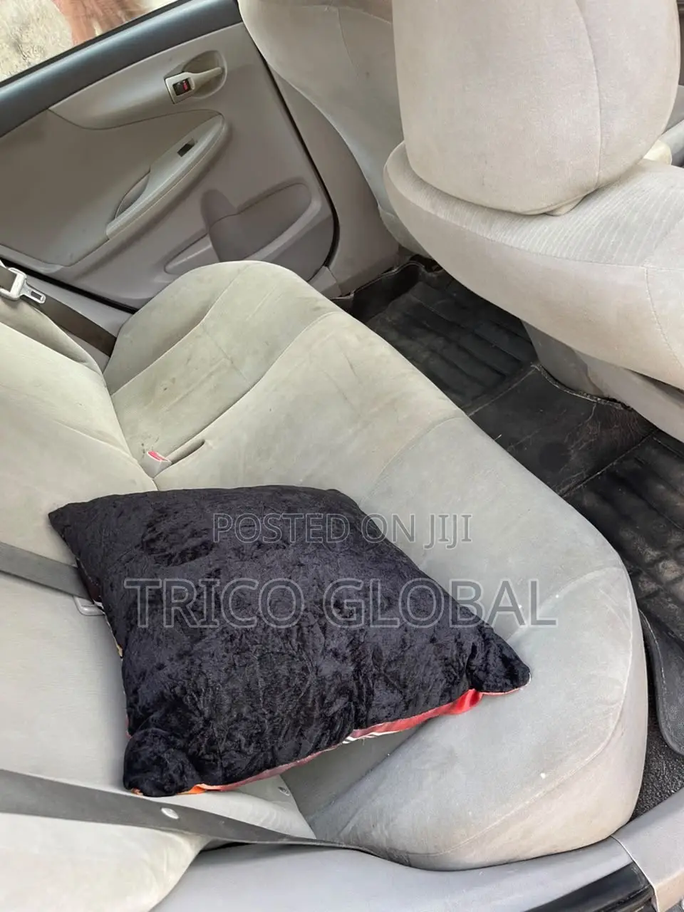 Toyota Corolla LE Special Edition 4dr Sedan (1.8L 4cyl 4A) 2013 Gray