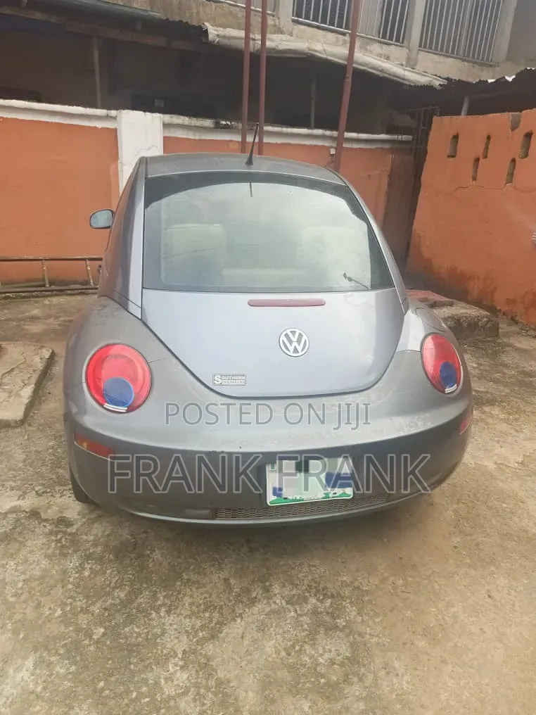Volkswagen Beetle 2010 Gray