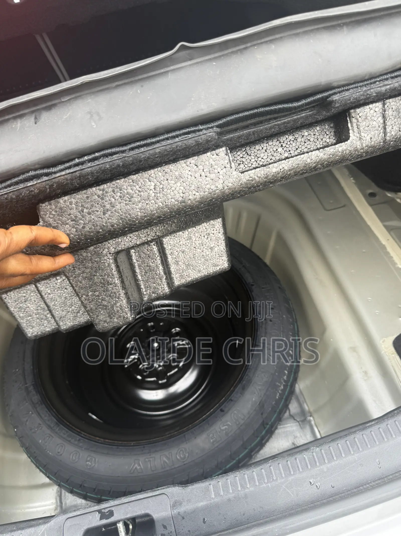 Toyota Camry XLE 4dr Sedan (2.5L 4cyl 6A) 2012 Silver