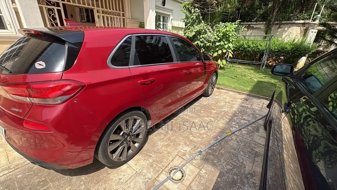 Hyundai Elantra Sport Sedan FWD (1.6L 4cyl 6M) 2017 Red