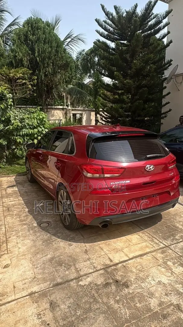 Hyundai Elantra Sport Sedan FWD (1.6L 4cyl 6M) 2017 Red