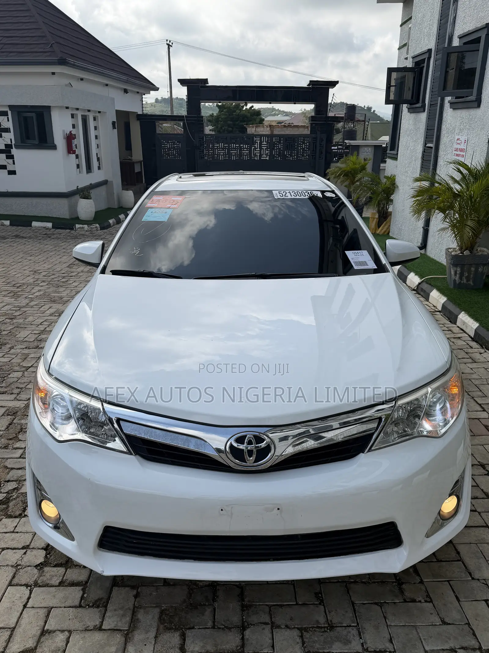 Toyota Camry LE 4dr Sedan (2.5L 4cyl 6A) 2013 White