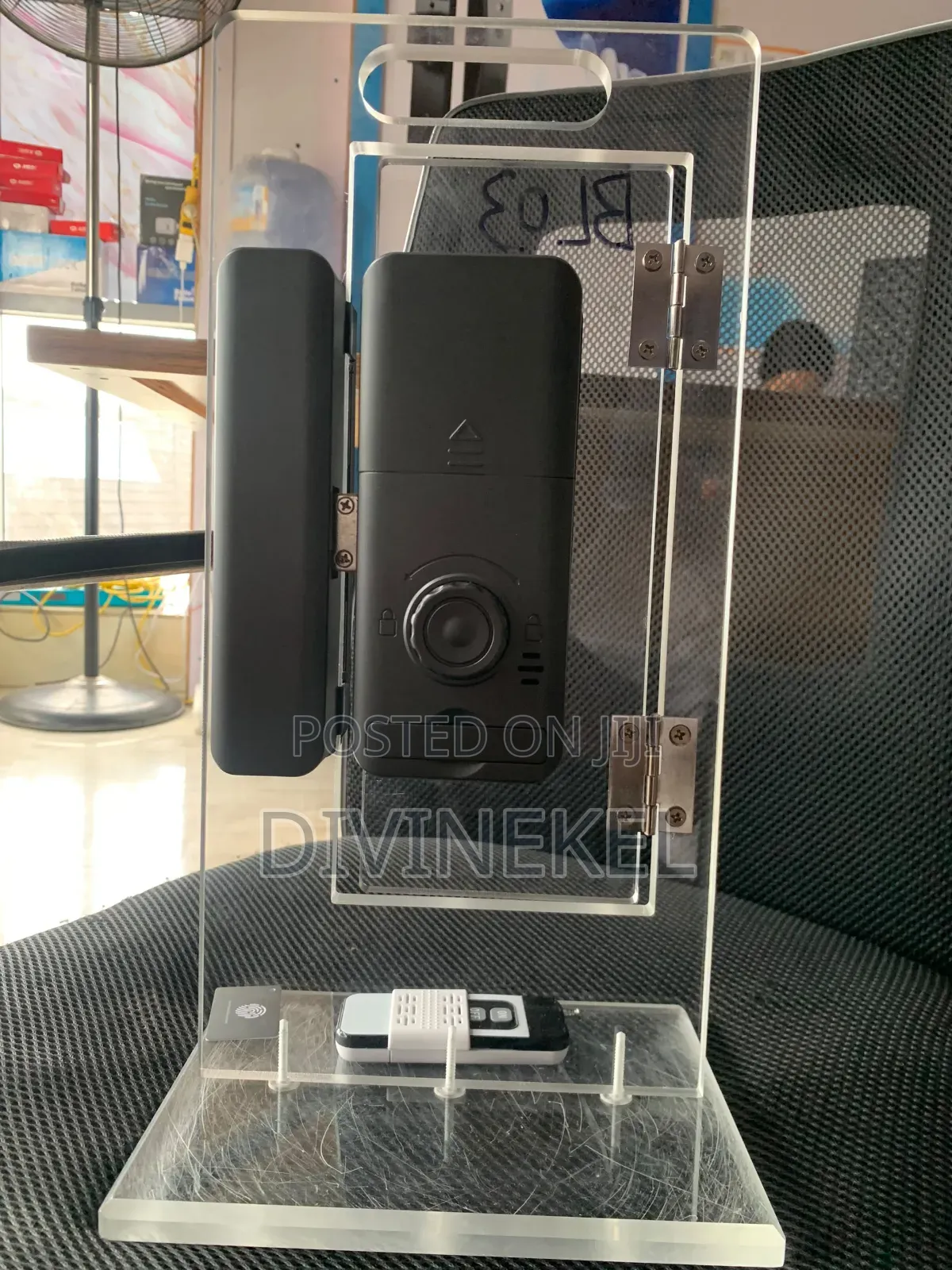 HD Fingerprint RECOGNITION SMART Waterproof LOCK for Glass Doors