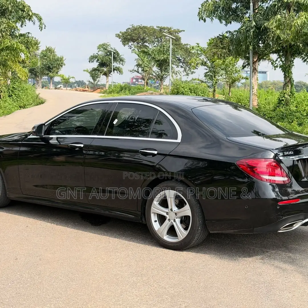 Mercedes-Benz E300 2017 Black