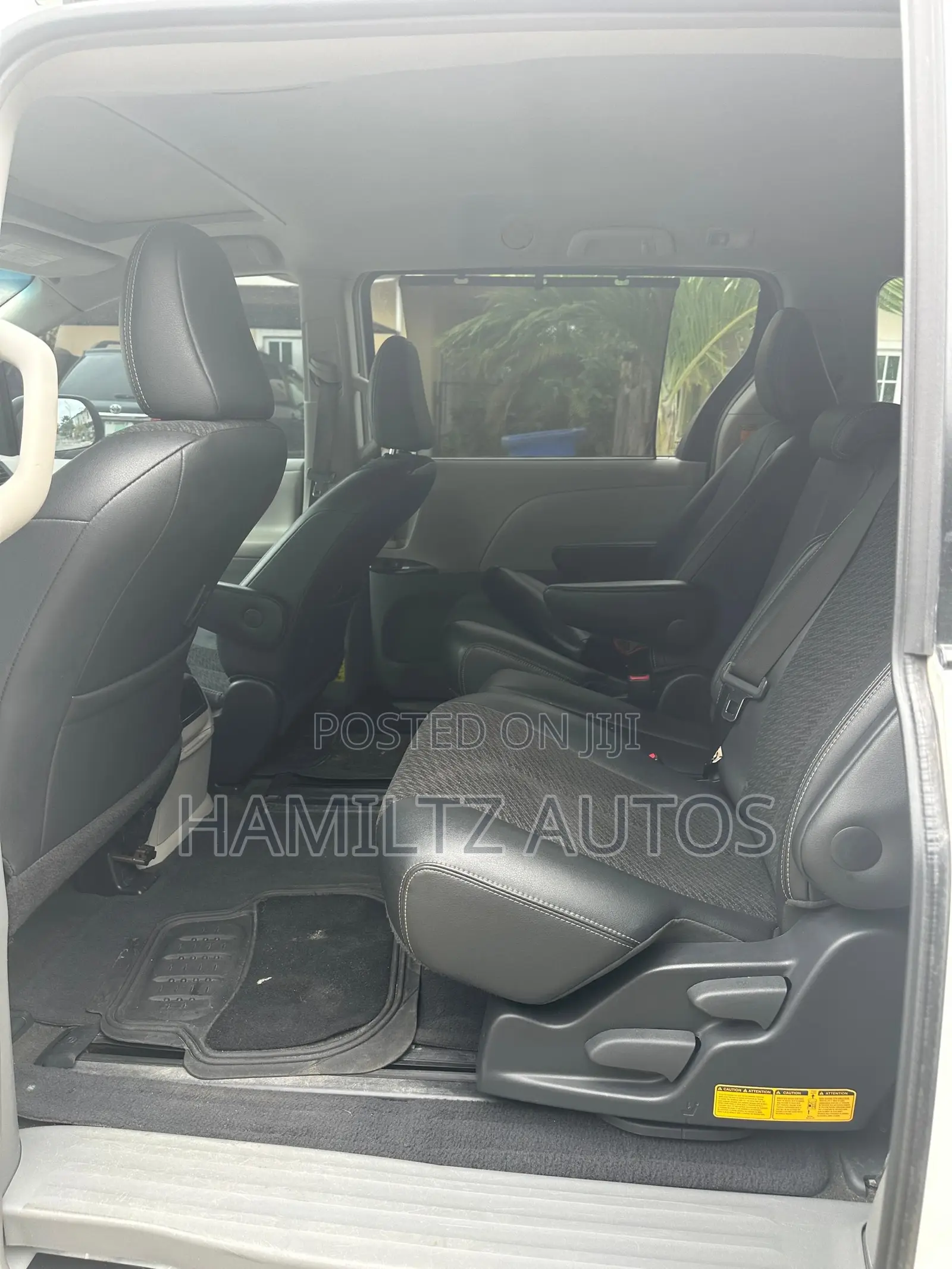 Toyota Sienna SE FWD 8-Passenger 2013 White