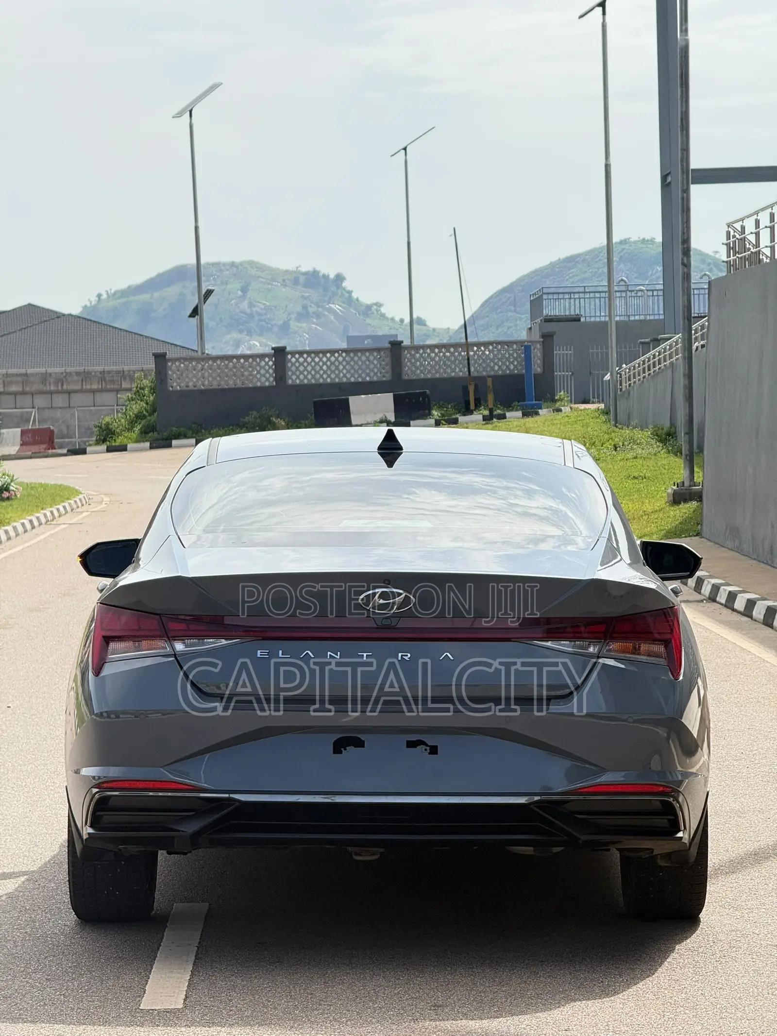 Hyundai Elantra Limited 2023 Gray