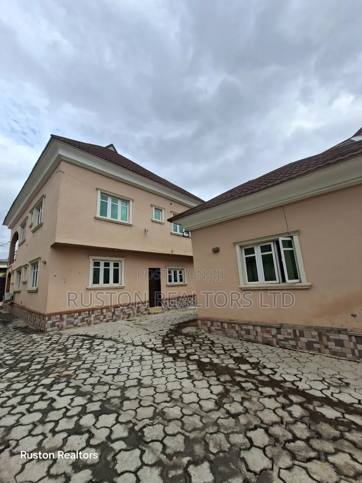 12bdrm Duplex in Bodija for sale