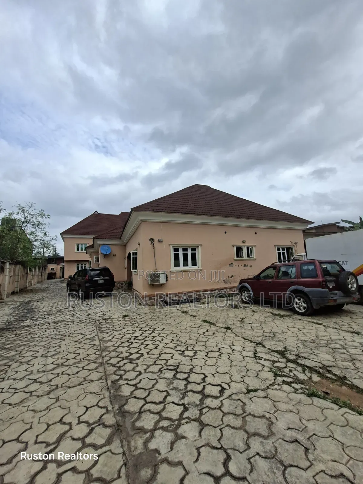 12bdrm Duplex in Bodija for sale