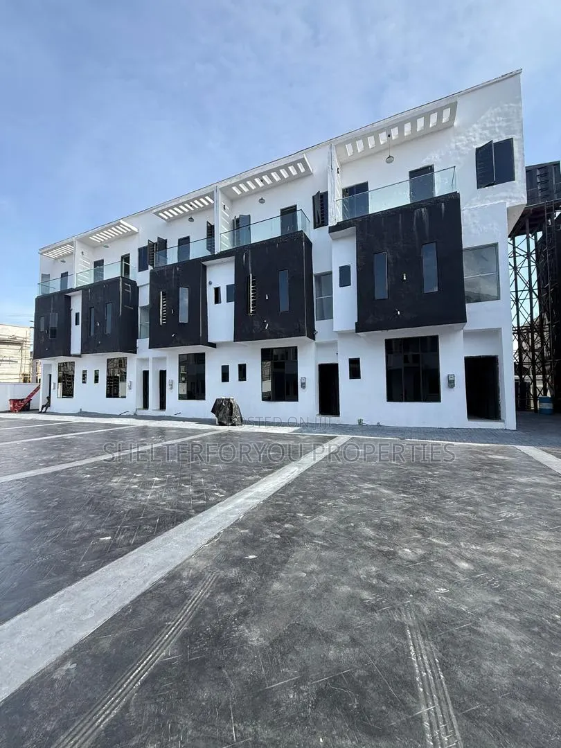 4bdrm Duplex in Lekki Phase 1 for sale