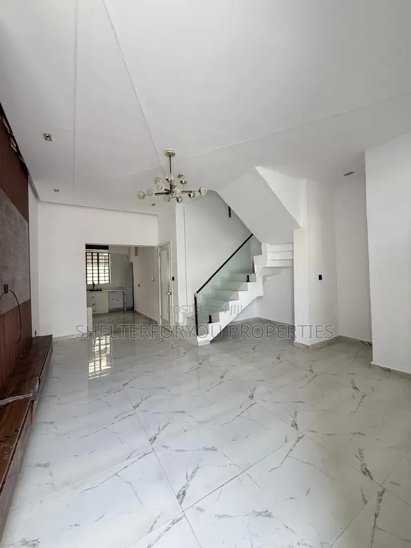 4bdrm Duplex in Lekki Phase 1 for sale