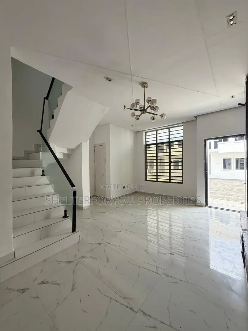 4bdrm Duplex in Lekki Phase 1 for sale