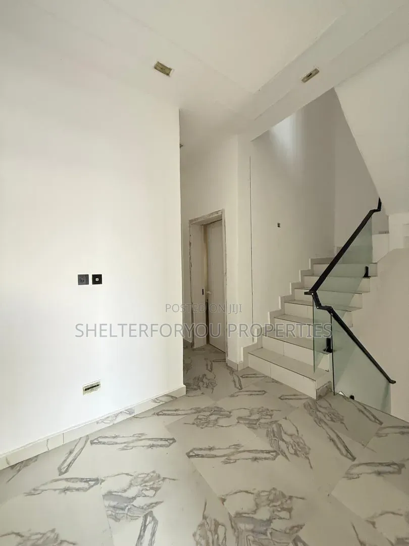 4bdrm Duplex in Lekki Phase 1 for sale