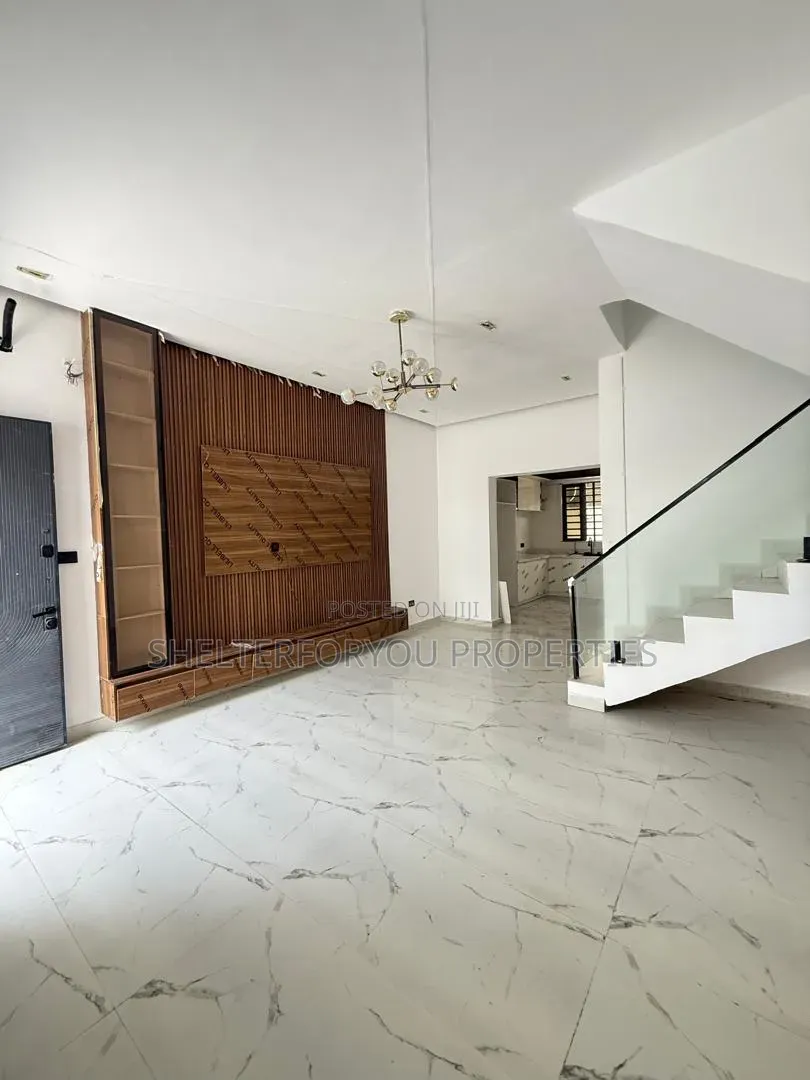 4bdrm Duplex in Lekki Phase 1 for sale