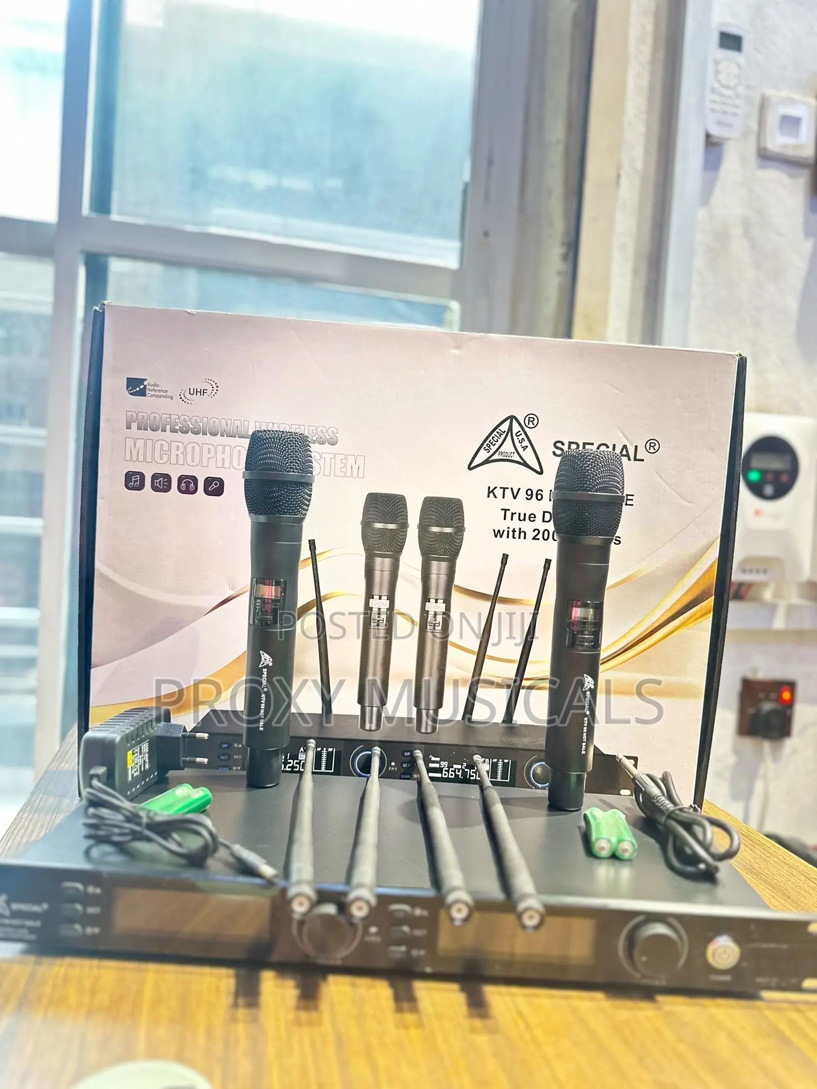 Special KTV 96 Professional Wireless Microphone System