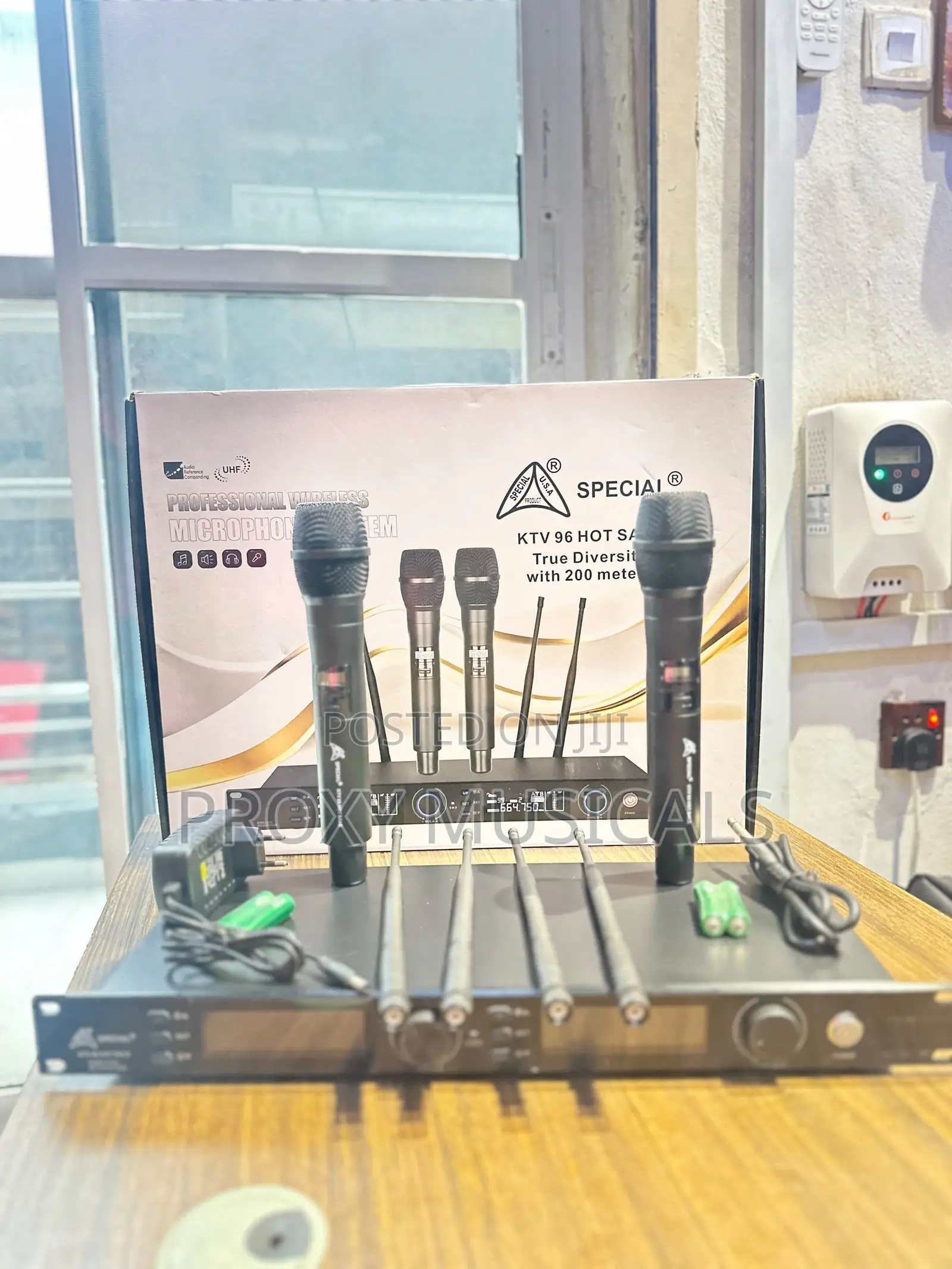 Special KTV 96 Professional Wireless Microphone System