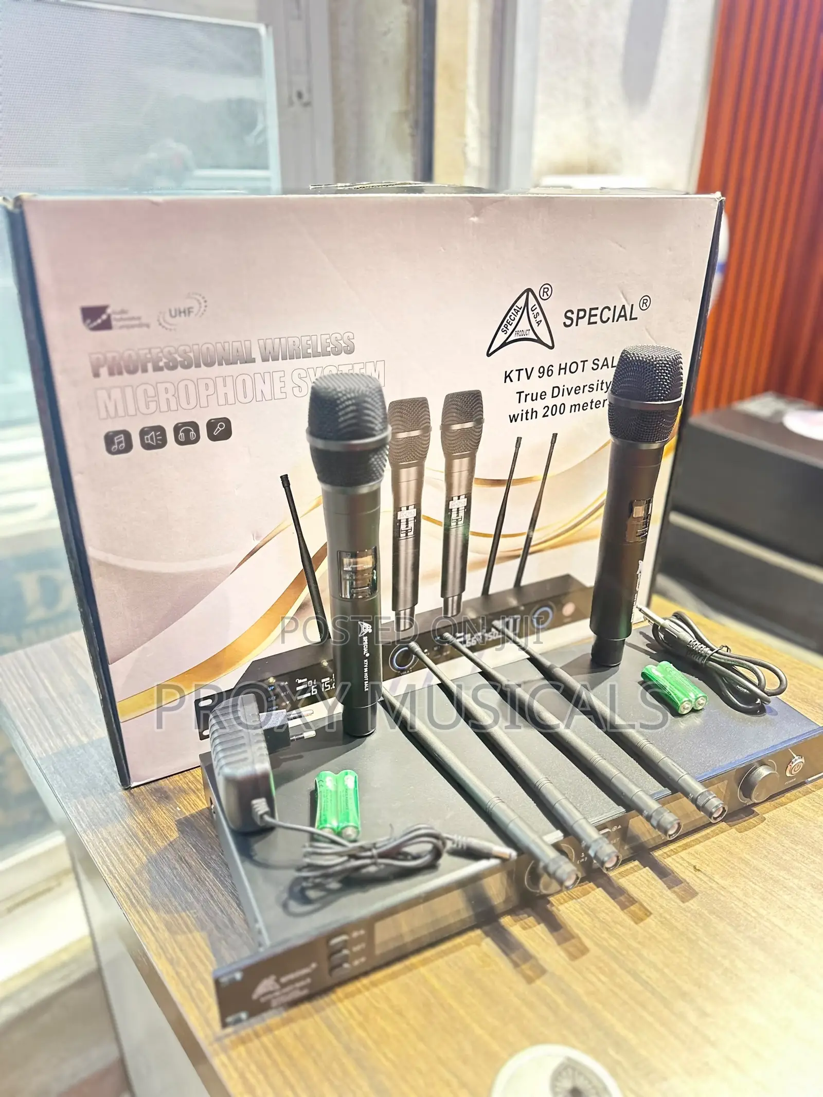 Special KTV 96 Professional Wireless Microphone System