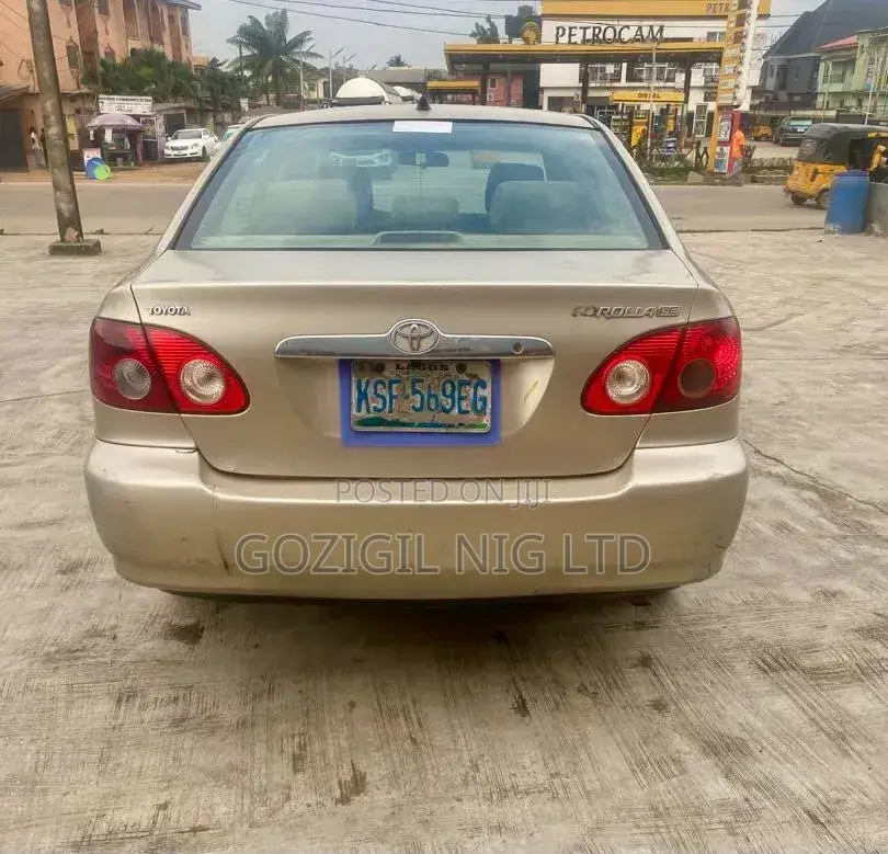 Toyota Corolla 2007 Gold