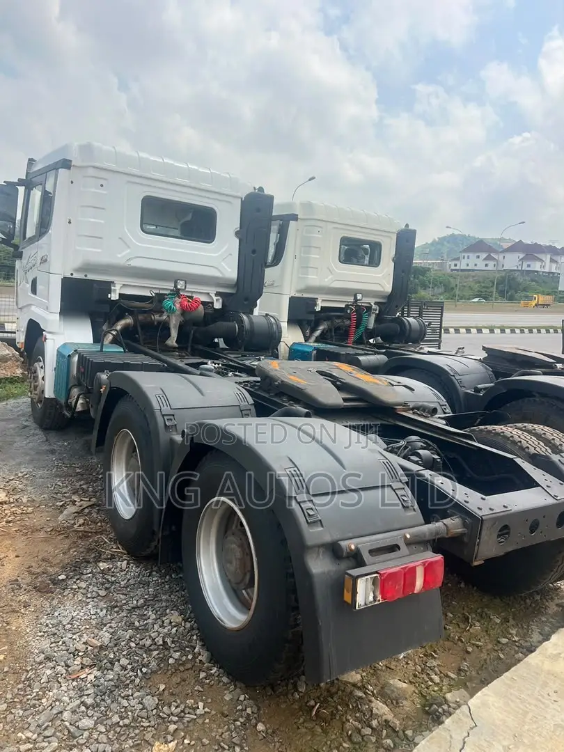 SHACMAN Trailer Head