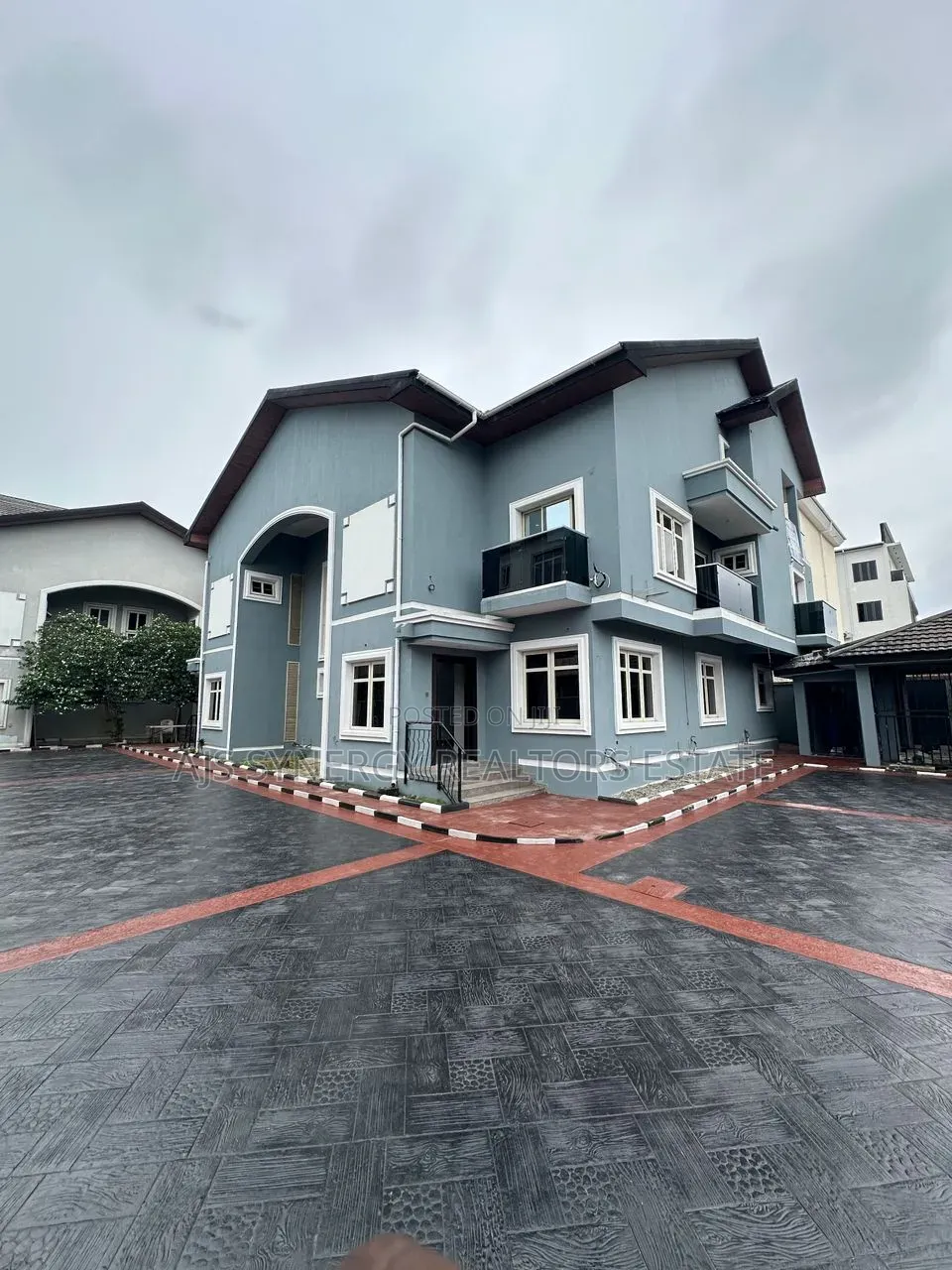 4bdrm Duplex in Victoria Island Extension for sale