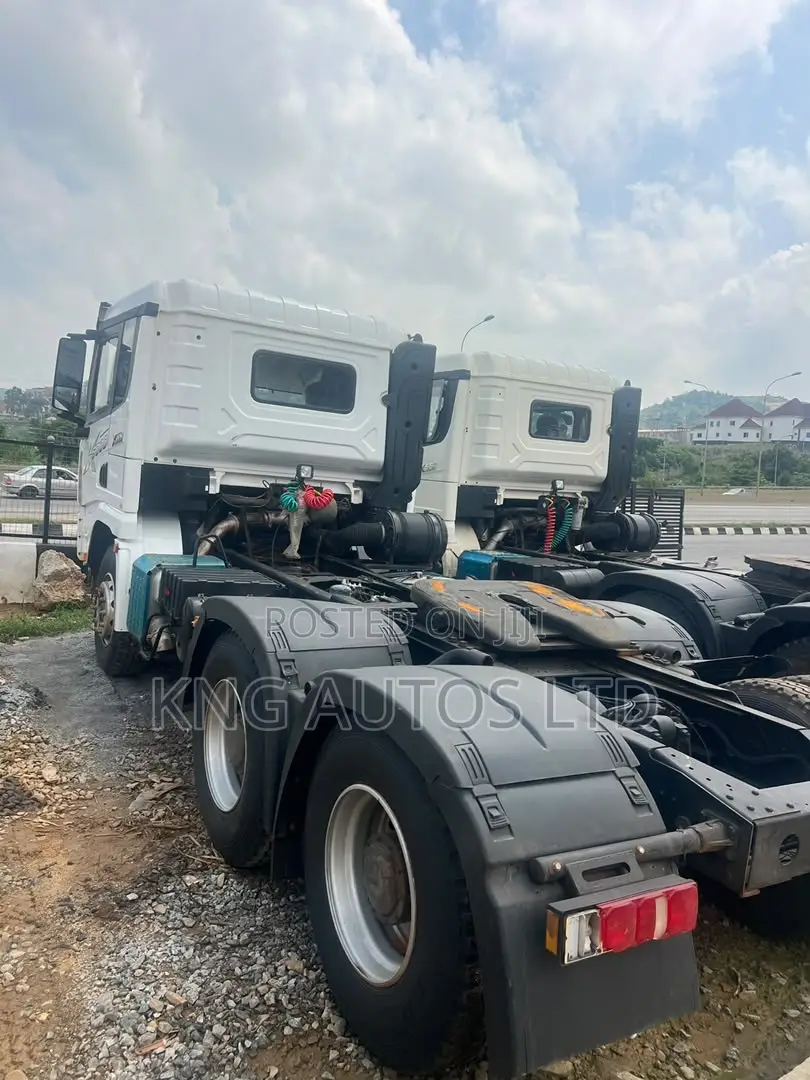 SHACMAN Trailer Head