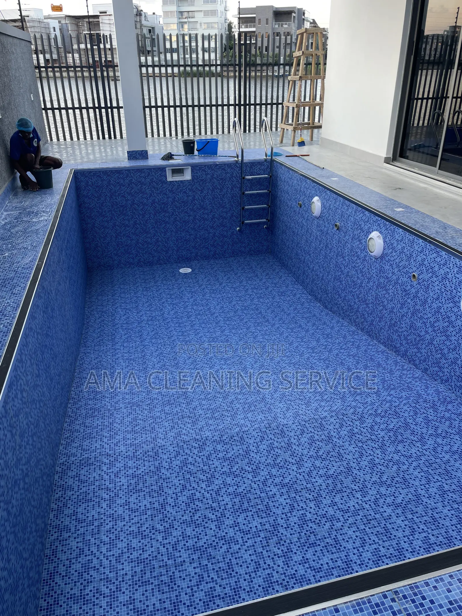 Detailed Swimming Pool Cleaning
