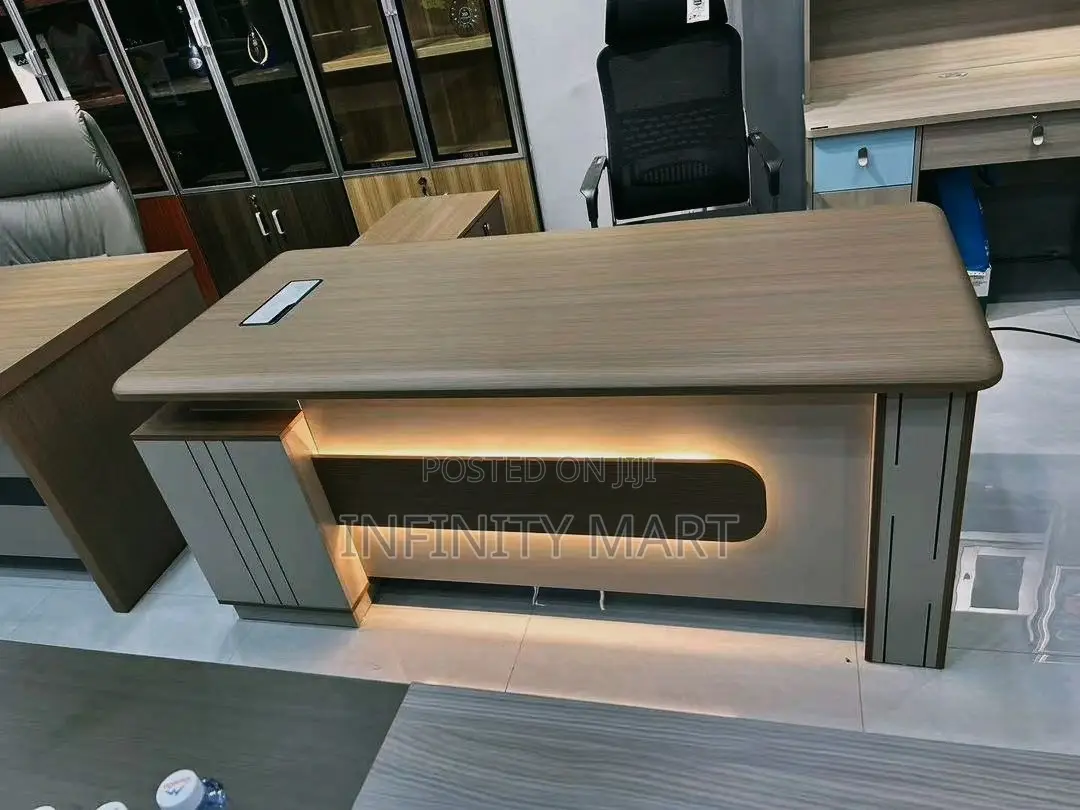 Executive Office Table/Desk (1.6 Mtrs).