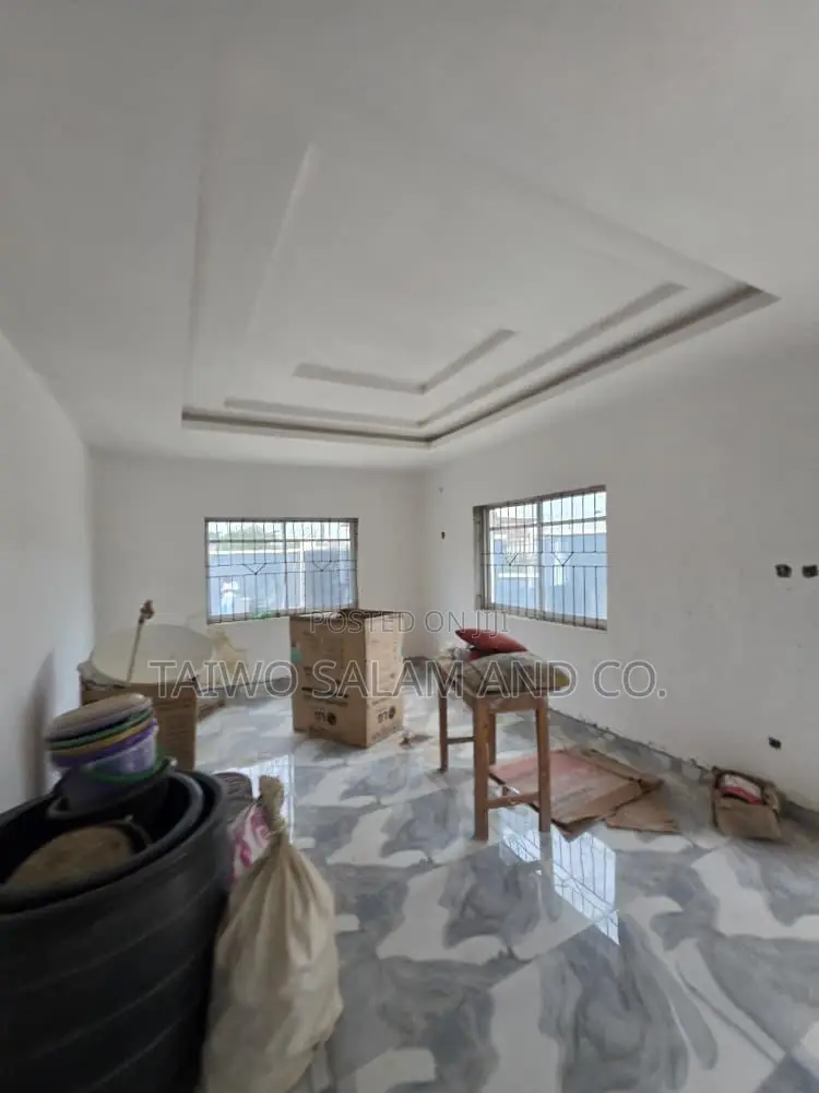 3bdrm Bungalow in Alakia for sale