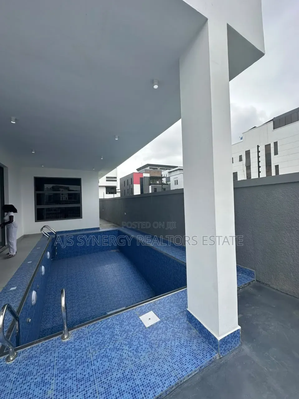 5bdrm Duplex in Awolowo Road for sale