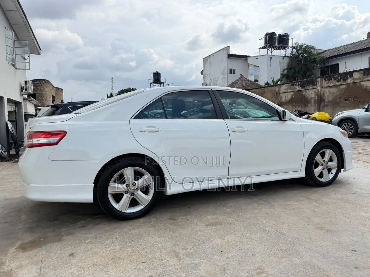 Toyota Camry SE 4dr Sedan (2.5L 4cyl 6AM) 2010 White