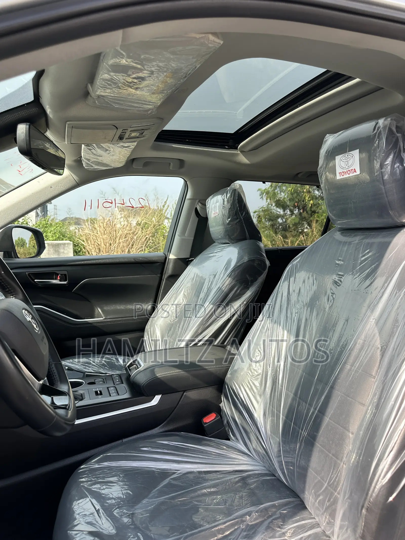 Toyota Highlander XLE 2021 Silver