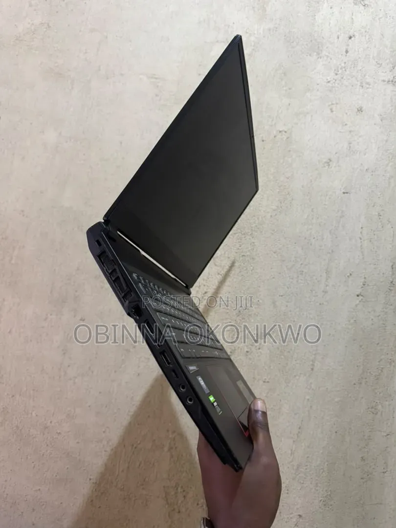 Laptop MSI GE75 Raider 10SE 16GB Intel Core i7 SSD 512GB
