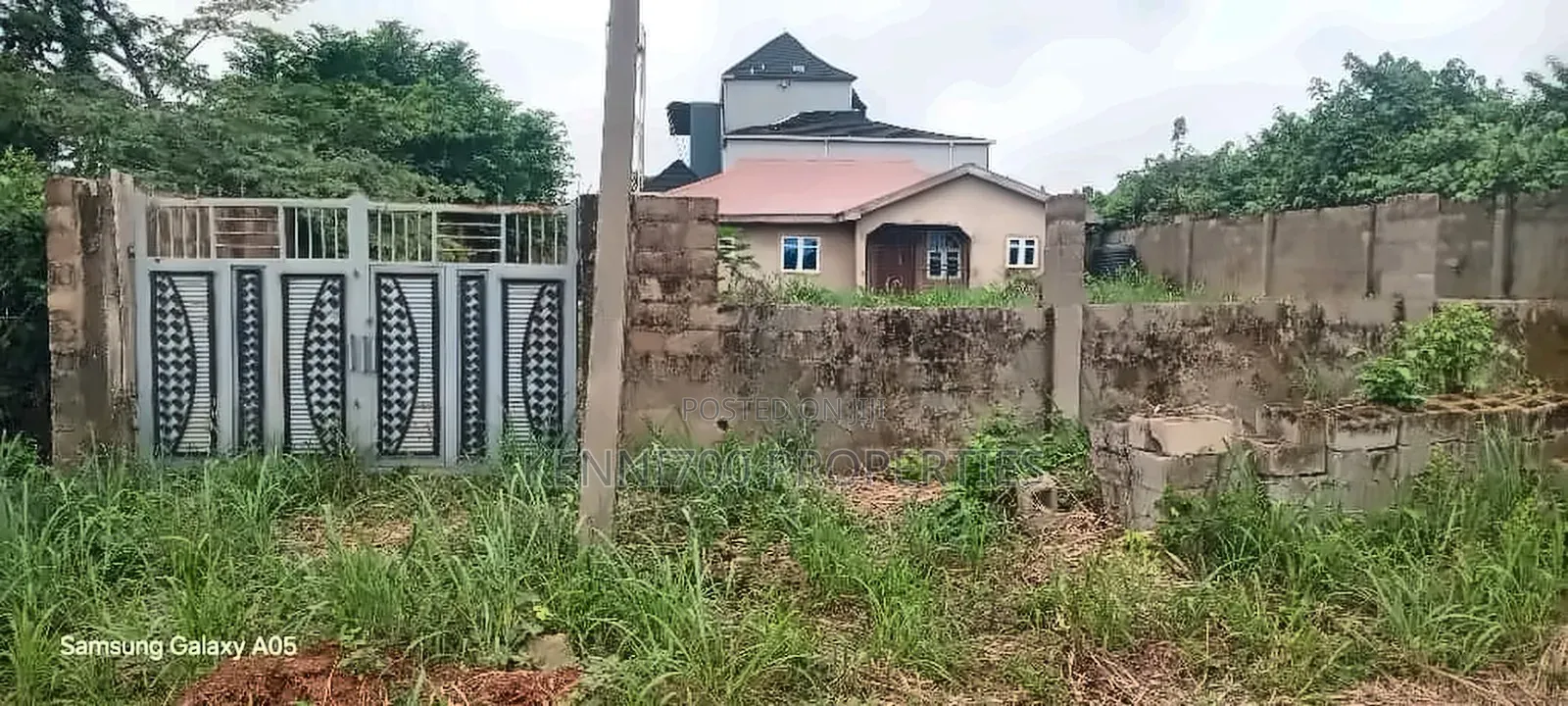4bdrm Bungalow in Prime Estate In, Obafemi-Owode for sale