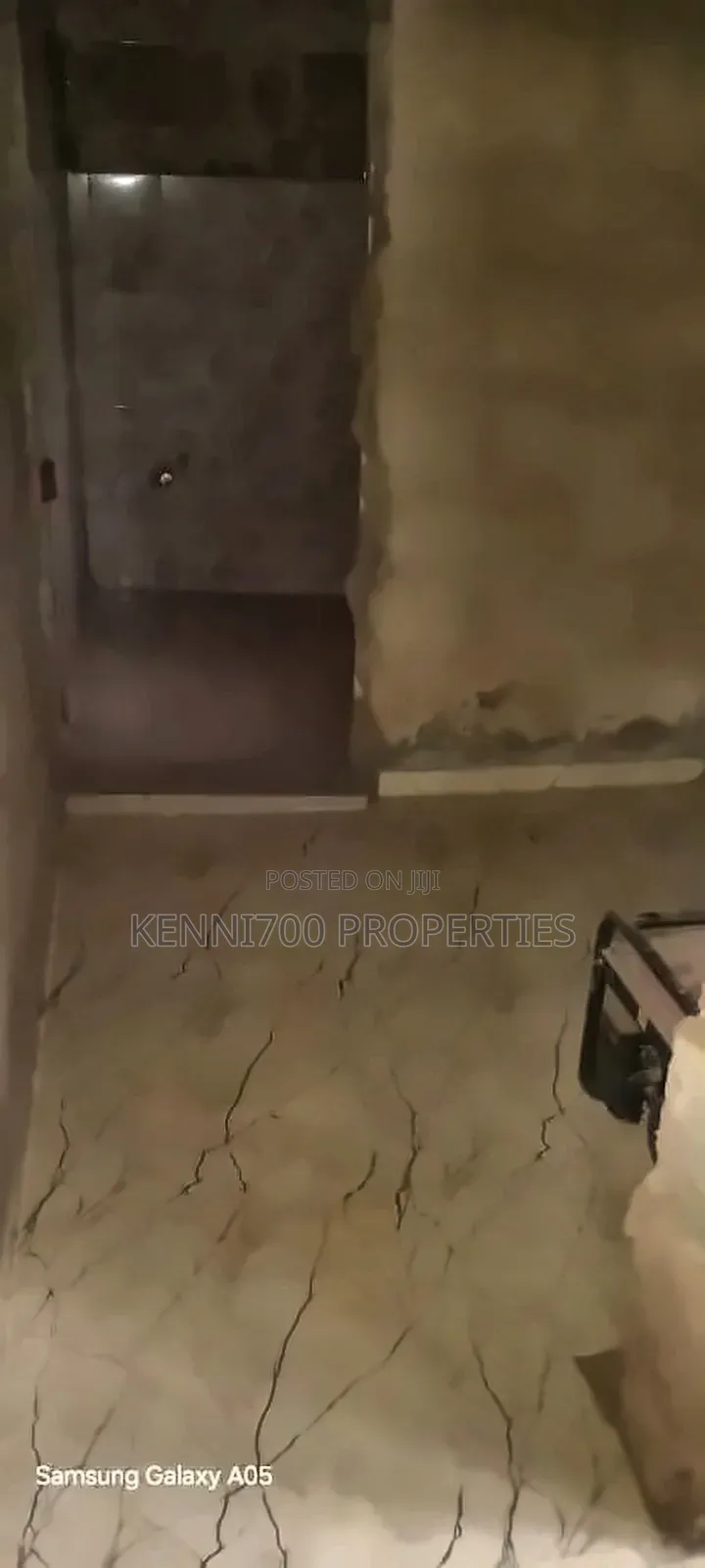 4bdrm Bungalow in Prime Estate In, Obafemi-Owode for sale
