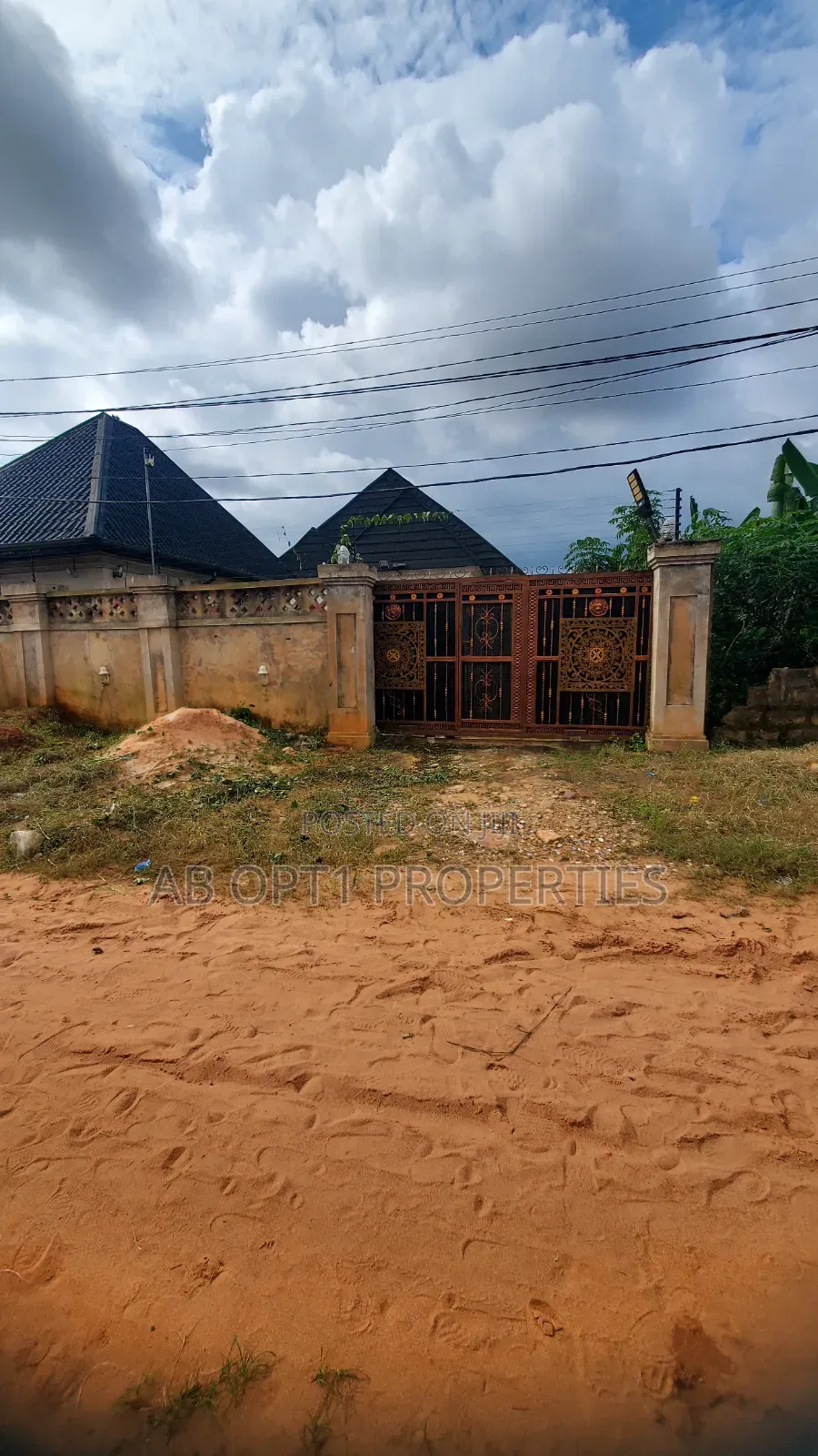 3bdrm Bungalow in Agbor Road Bypass, Benin City for sale