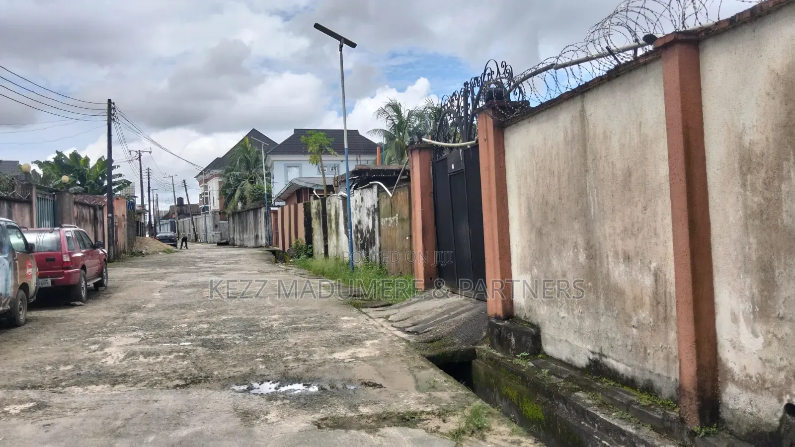12bdrm Block of Flats in Off Rumuola Major for sale