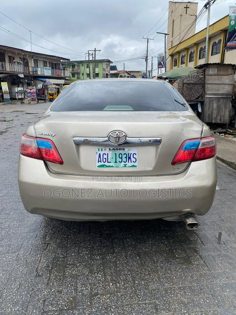 Toyota Camry LE 4dr Sedan (2.4L 4cyl 5A) 2009 Gold