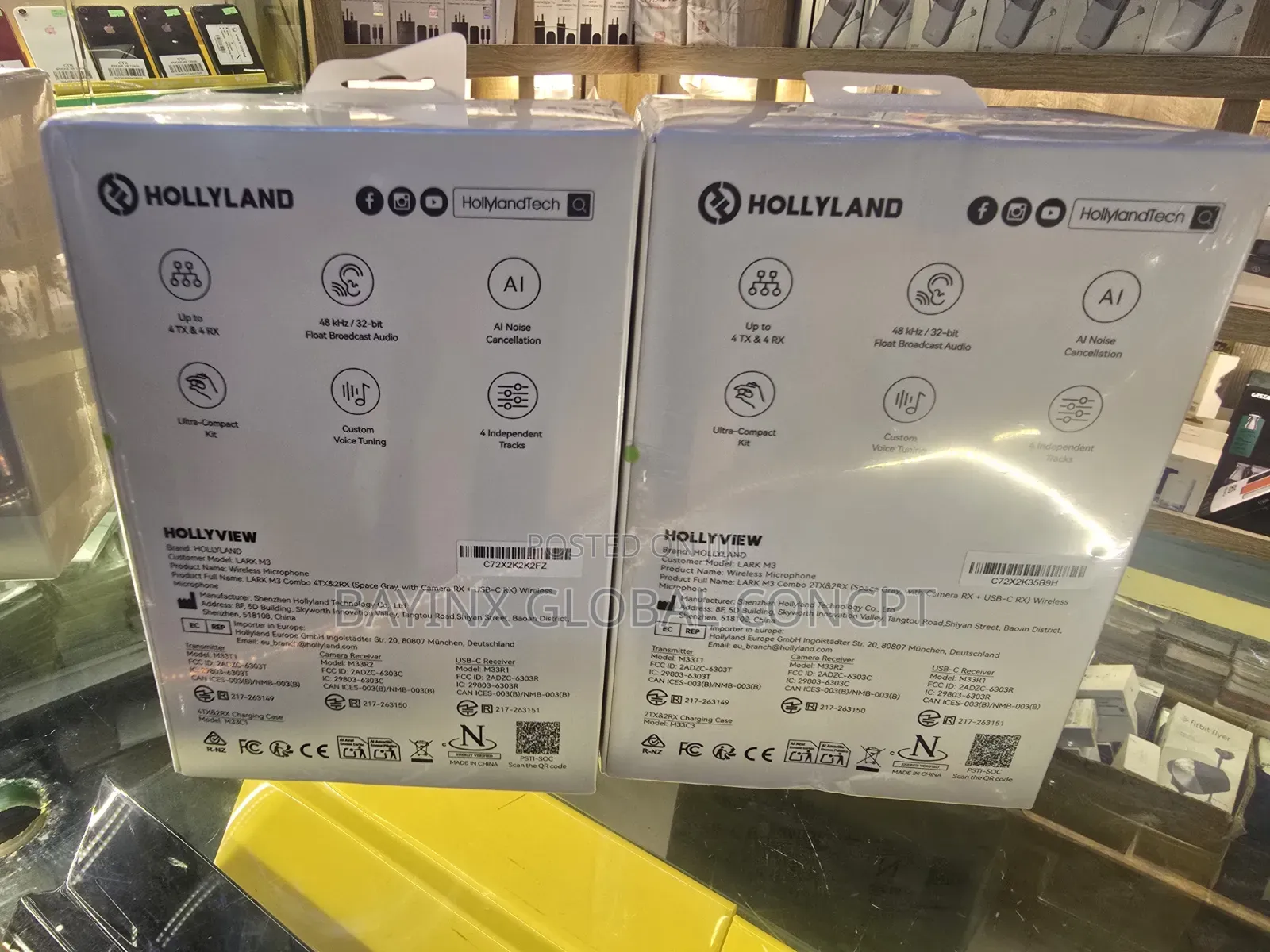 Hollyland Lark M3 Combo 4 Transmitter + 2 Receiver Wireless Microphone