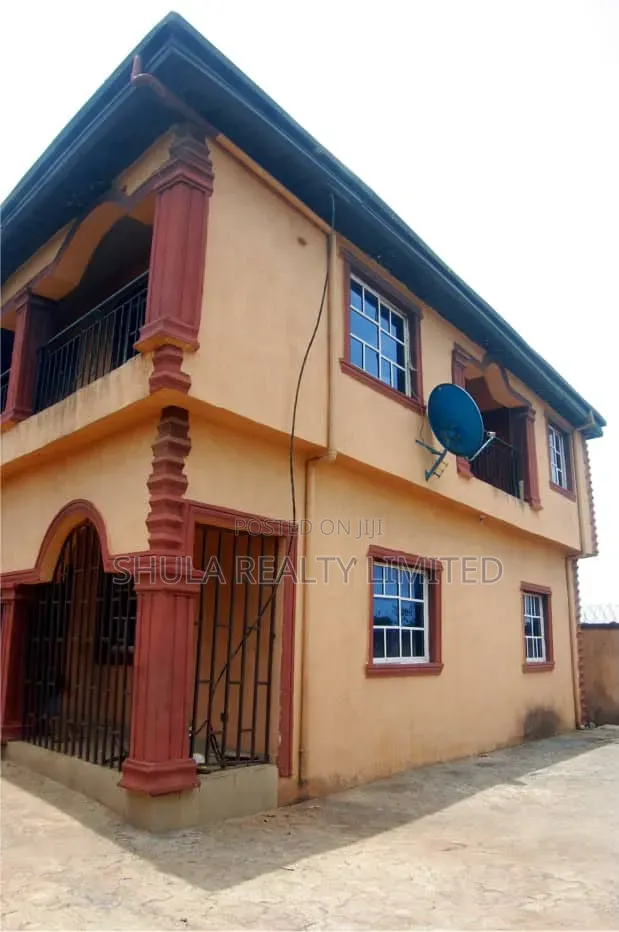 Furnished 16bdrm House in Oko Afo for sale