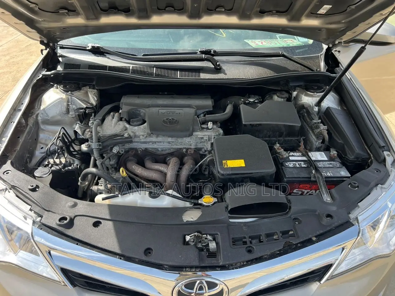 Toyota Camry LE 4dr Sedan (2.5L 4cyl 6A) 2014 Gold
