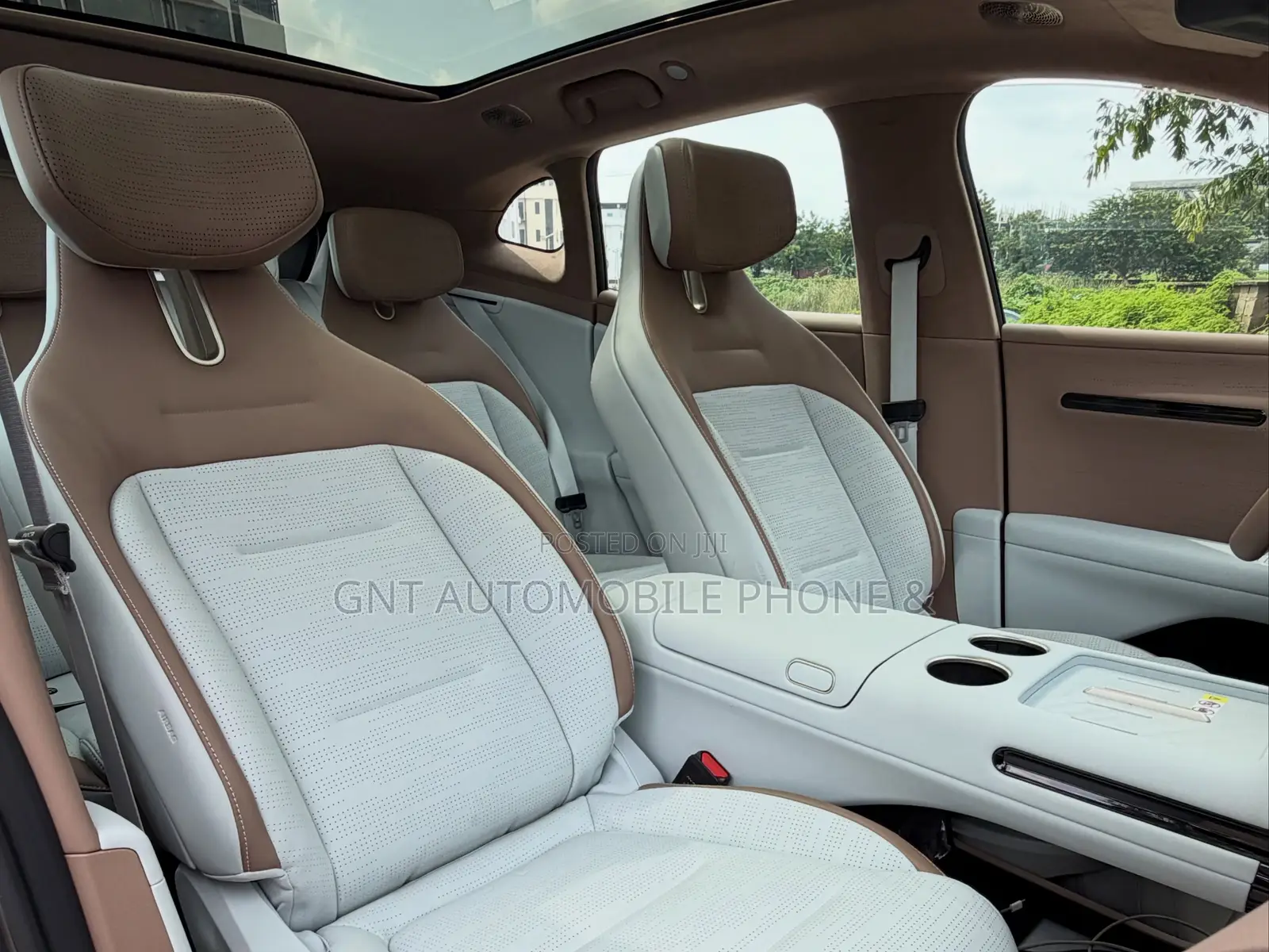 New Avatr 11 2025 Gray