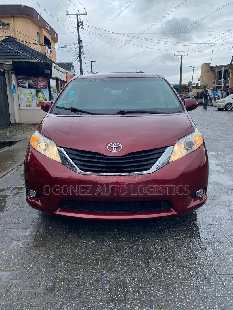 Toyota Sienna XLE 7 Passenger 2012 Red