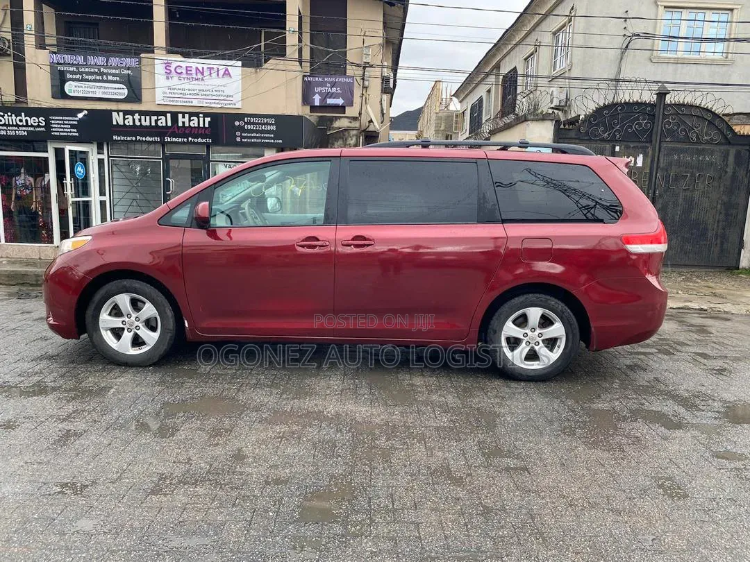 Toyota Sienna XLE 7 Passenger 2012 Red