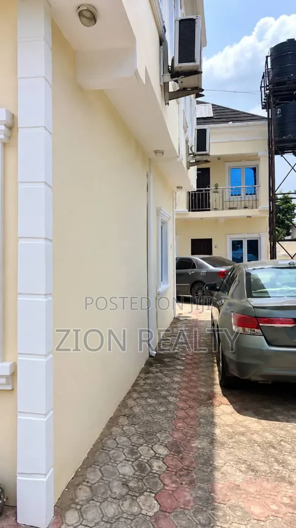 Mini Flat in Eputu London, Awoyaya for rent