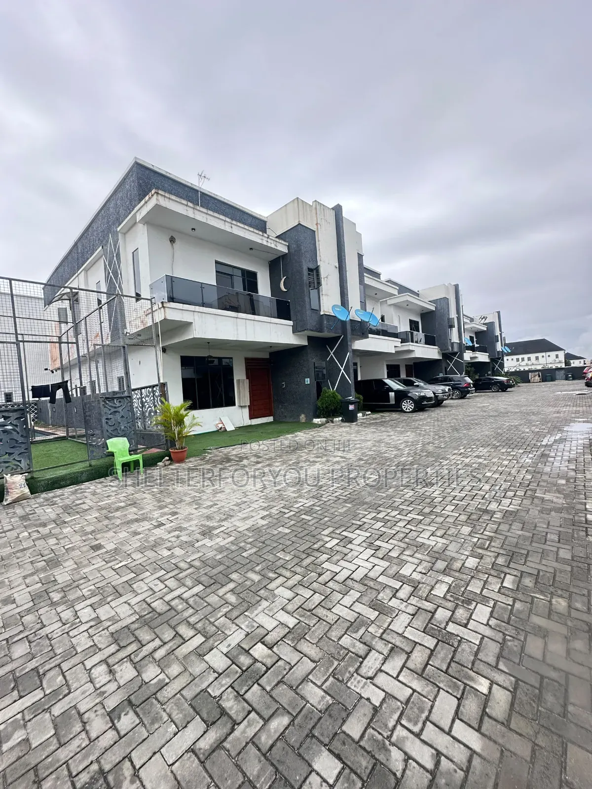 4bdrm Duplex in Lekki Phase 1 for rent