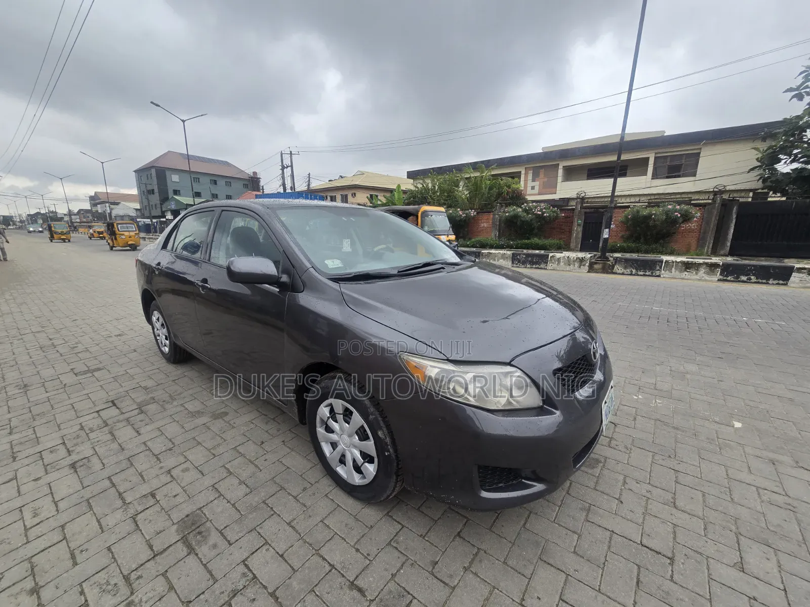 Toyota Corolla LE 4dr Sedan (1.8L 4 cyl 4A) 2009 Gray