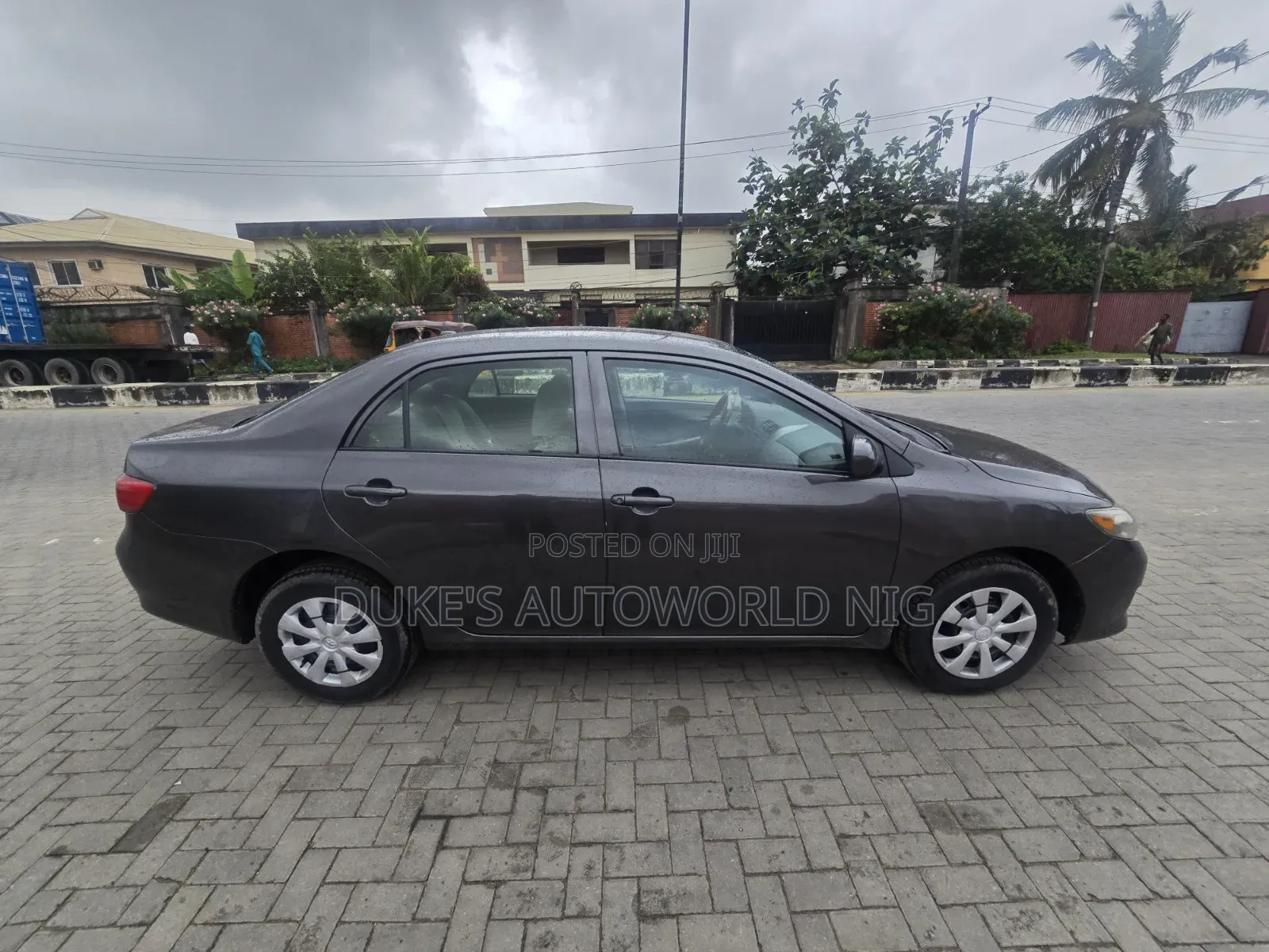 Toyota Corolla LE 4dr Sedan (1.8L 4 cyl 4A) 2009 Gray