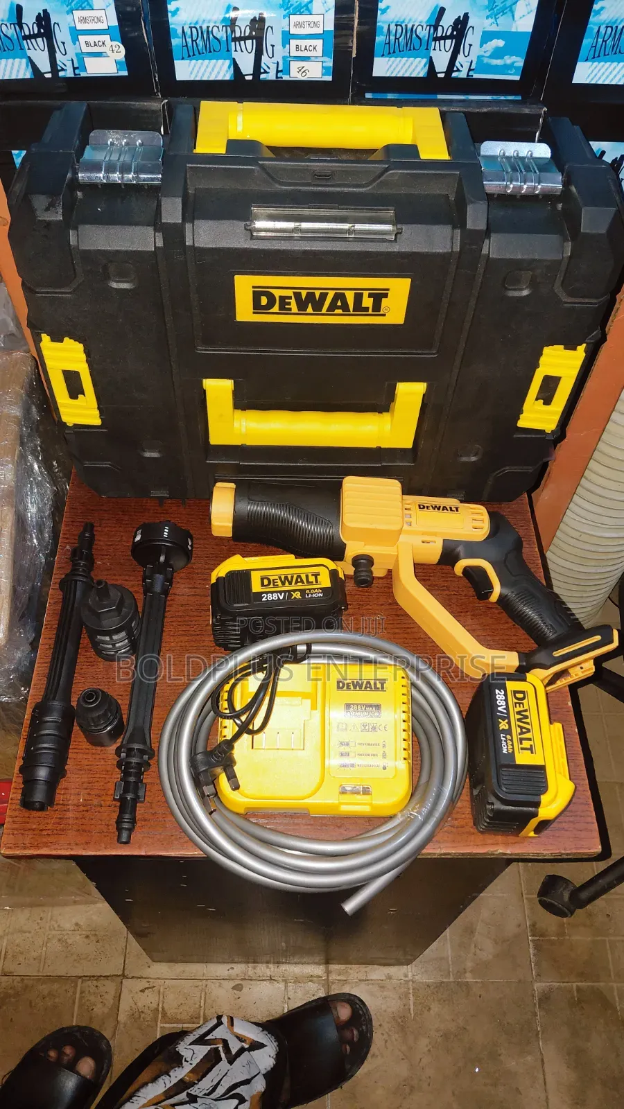 288 Volt Dewalt Cordless High Pressure Washing Machine
