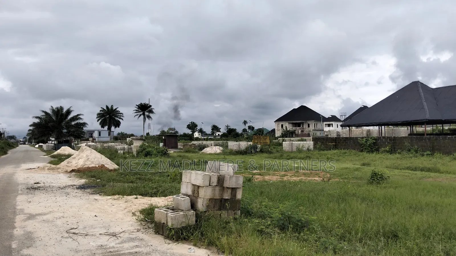 For Sale : 4 Plots Between NNPC Mega Station &Boskel Junction, Aba Rd